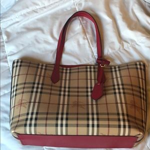 Auth Burberry haystack large reversible tote